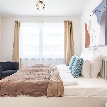 - Balcony - Stylish - Bright - Comfortable *