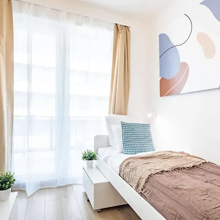 - Balcony - Stylish - Bright - Comfortable * بودابست