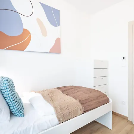 - Balcony - Stylish - Bright - Comfortable Apartament