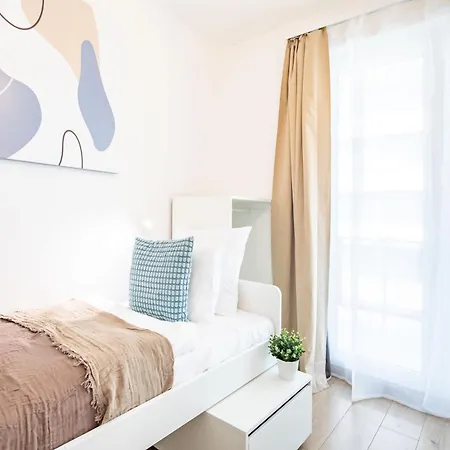 شقة - Balcony - Stylish - Bright - Comfortable