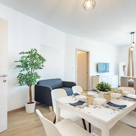 - Balcony - Stylish - Bright - Comfortable