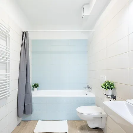 - Balcony - Stylish - Bright - Comfortable Apartament *